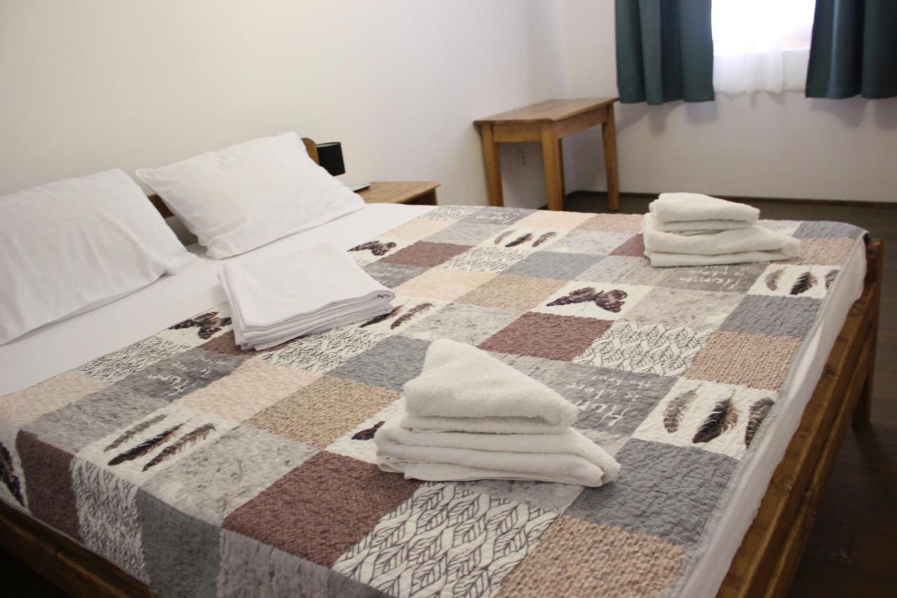 Hotel Cerdacul Cu Stuf Sfântu Gheorghe Esterno foto