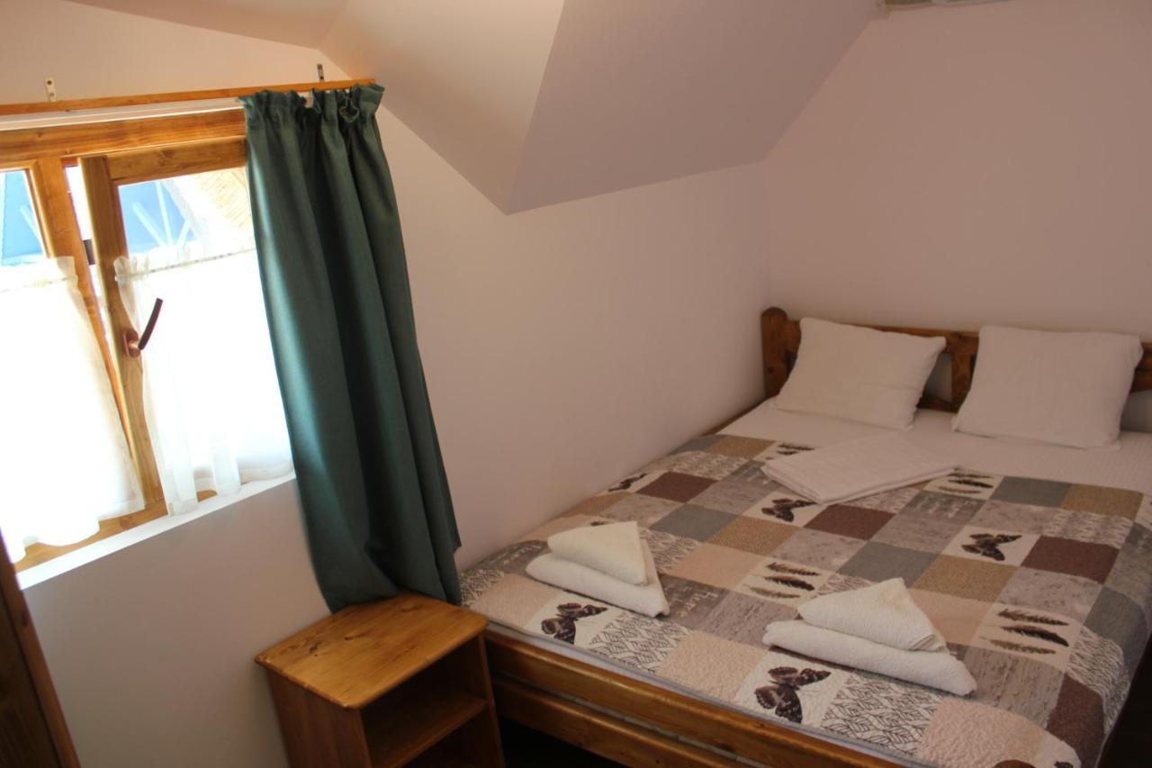 Hotel Cerdacul Cu Stuf Sfântu Gheorghe Esterno foto